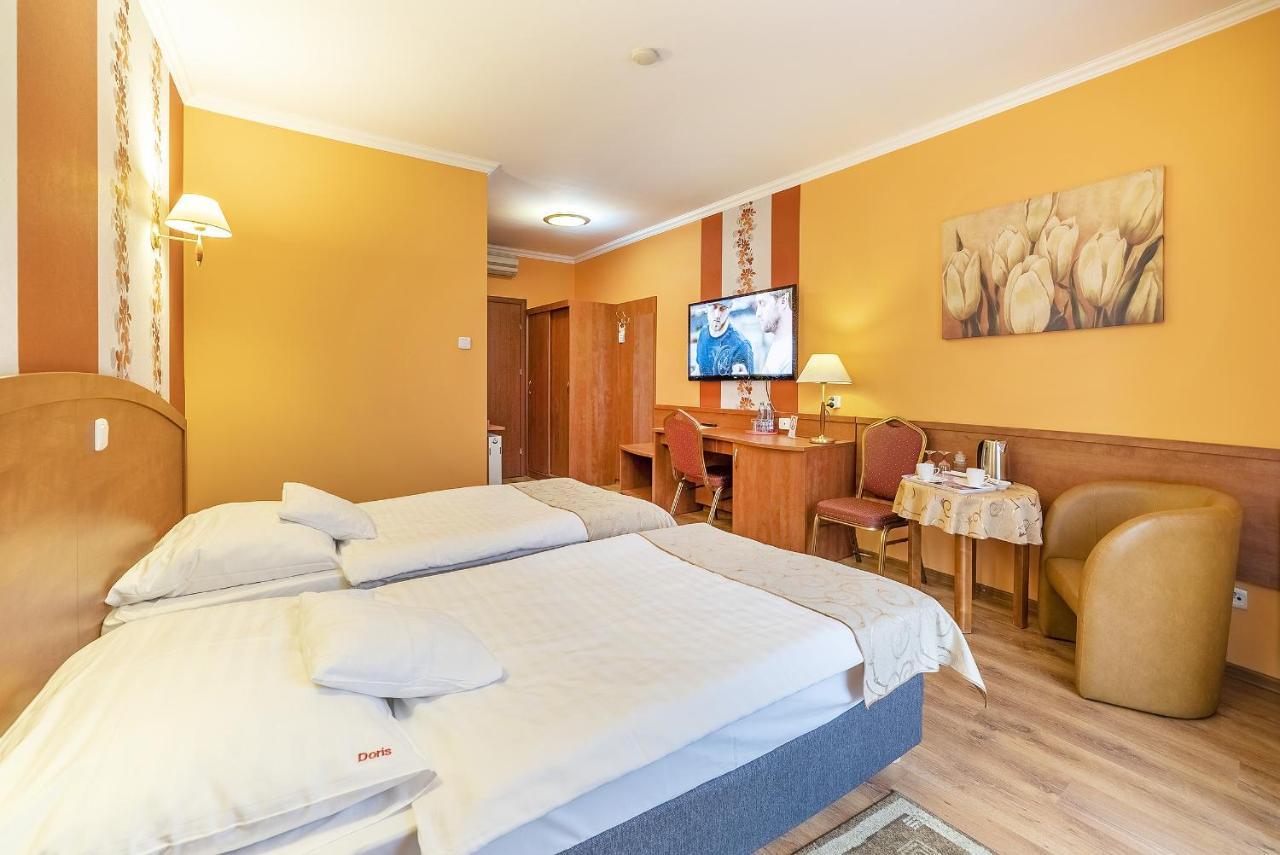 Hotel Doris Oborniki Buitenkant foto