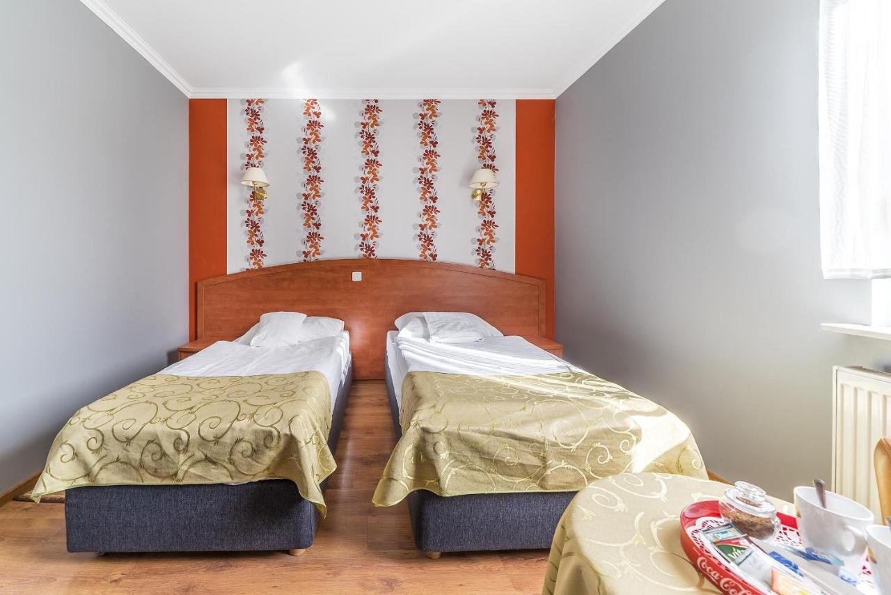 Hotel Doris Oborniki Buitenkant foto
